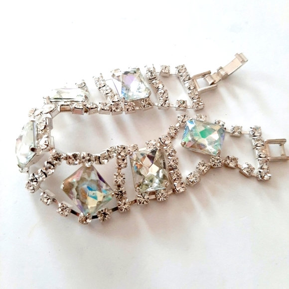 💞 Host Pick 💞 Snwarovski and Borealis Crystal Bracelet - Picture 3 of 5